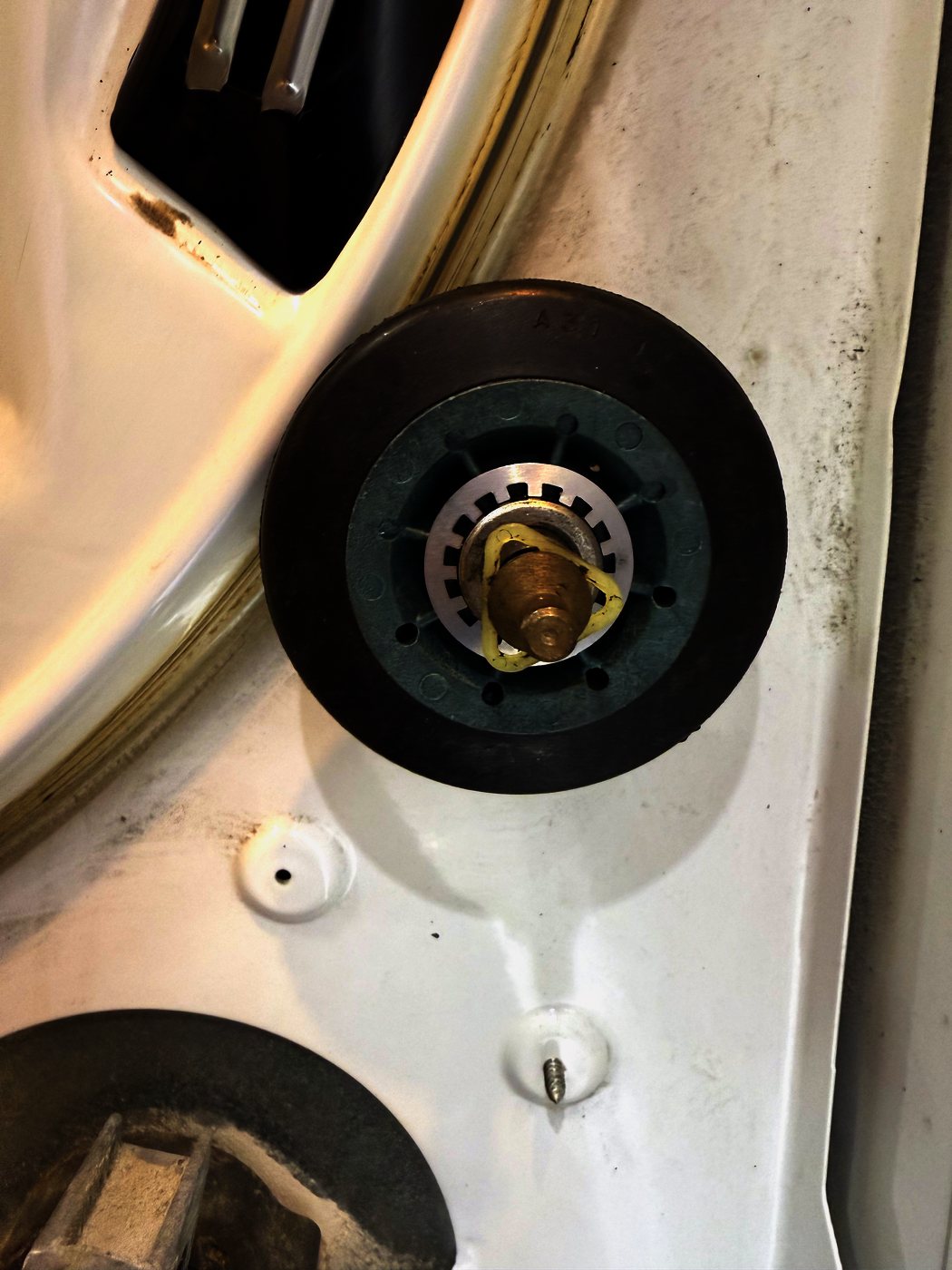 The replacement roller fitted, with its rim whole